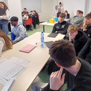 Laboratorio immersivo “Connessi al mondo, ma in cerca di noi” 